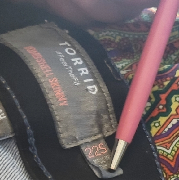 Torrid women's feel the fit bonbshell skinny jeans size 22S - Picture 4 of 4